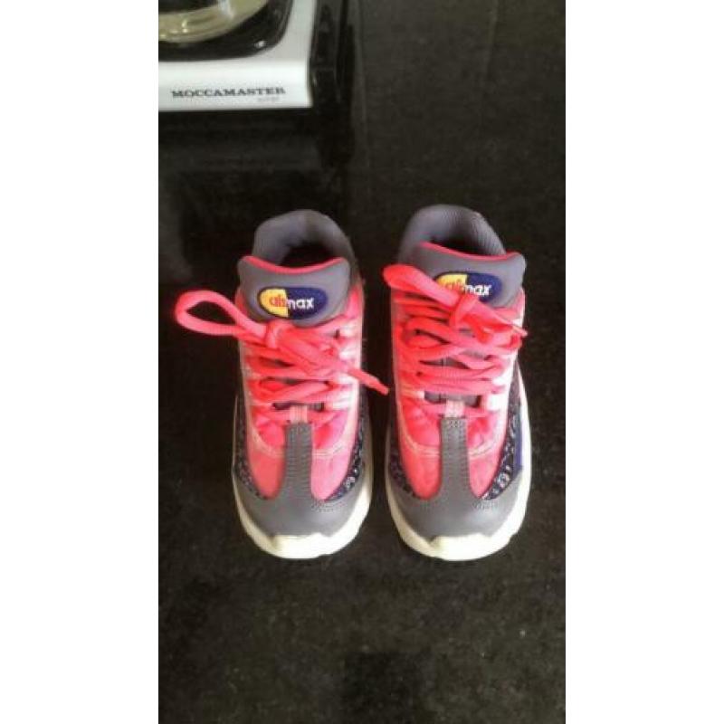 Nike Air Max maat 26. Uit VS, niet verkrijgbaar in NL.