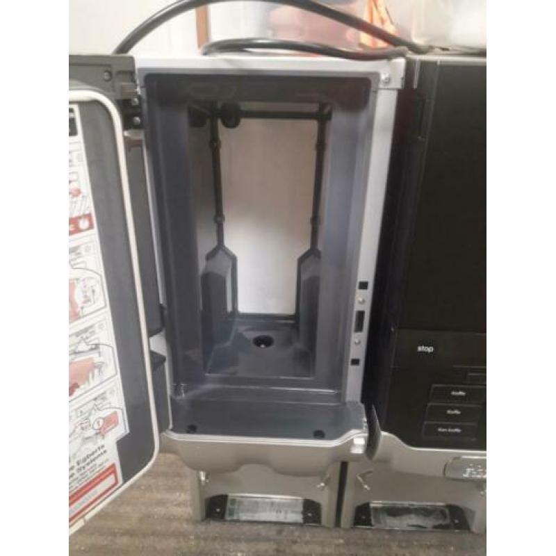 2 koffiemachines Cafitesse: 110 & 110NG + koffie + diepvries