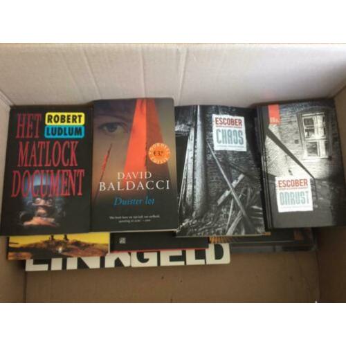 Doos diverse thrillers spannende boeken