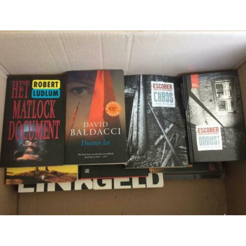 Doos diverse thrillers spannende boeken