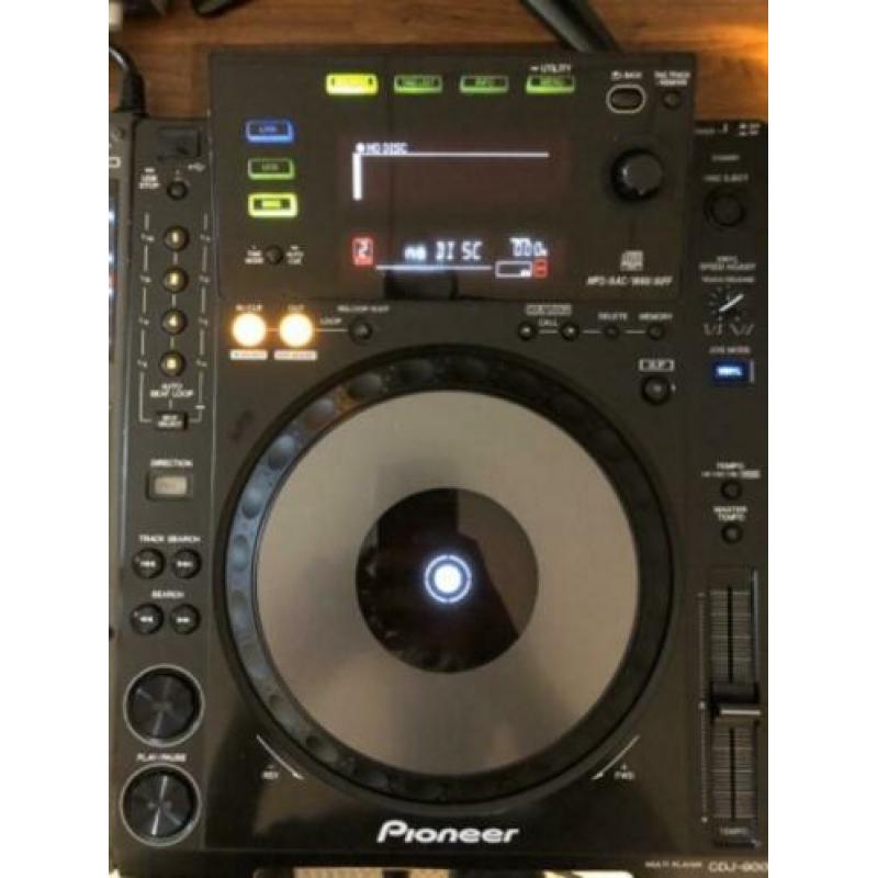 2x Pioneer CDJ 900 en 1x Pioneer DJM 800
