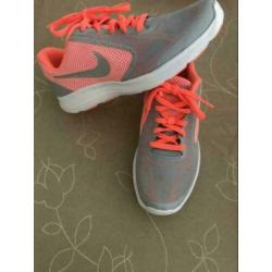 NIEUW Nike kinder schoen maat 36.5 mooi schoenen sneakers