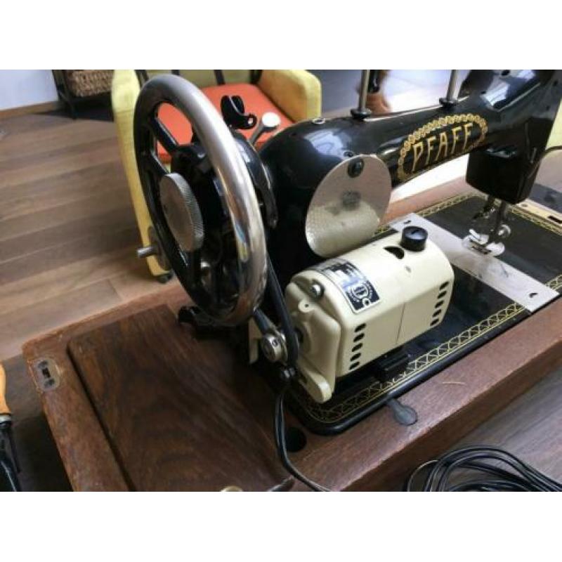 Pfaff geëlectrificeerde handnaaimachine