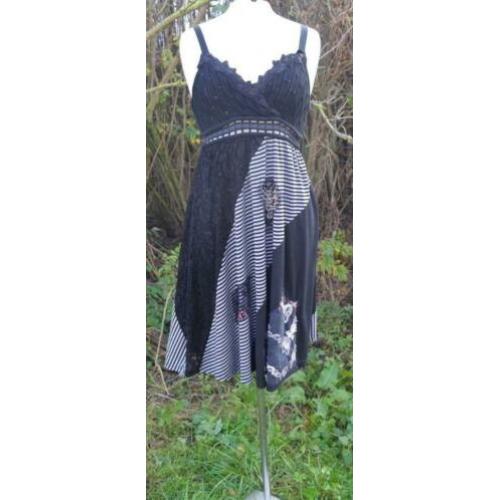 Net iets anders ! gave Jurk, mt. S/M en M/L,for her parijs