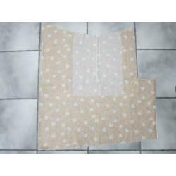 Lap Donkerbeige stof met beige en blauwe bloemen L 70/ B 80