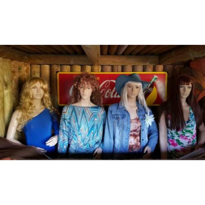 Fifties sixties retro etalage poppen