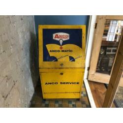 Industriele werkplaatskast display voor ruitenwissers garage