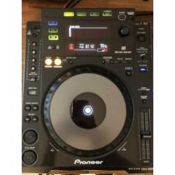 2x Pioneer CDJ 900 en 1x Pioneer DJM 800