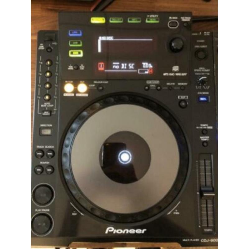2x Pioneer CDJ 900 en 1x Pioneer DJM 800