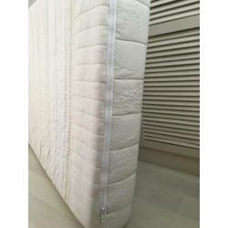 Matras 190 x 80 cm met 16 cm dik schuimrubber + toebehoren