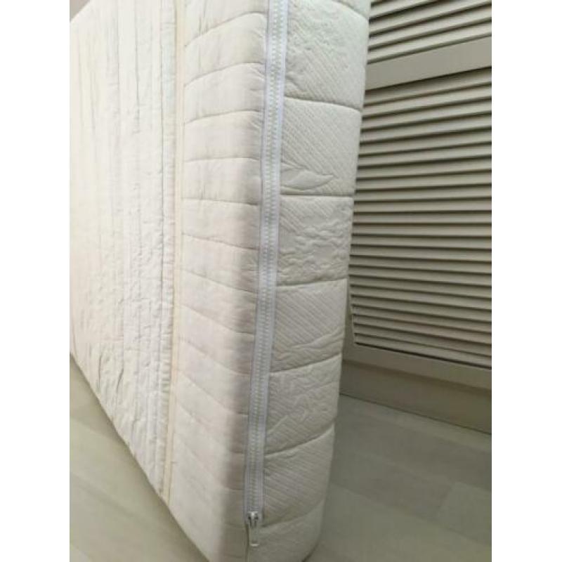Matras 190 x 80 cm met 16 cm dik schuimrubber + toebehoren