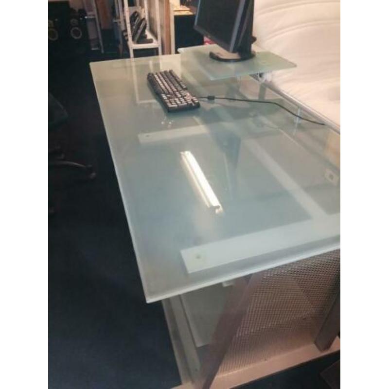 Glazen bureau