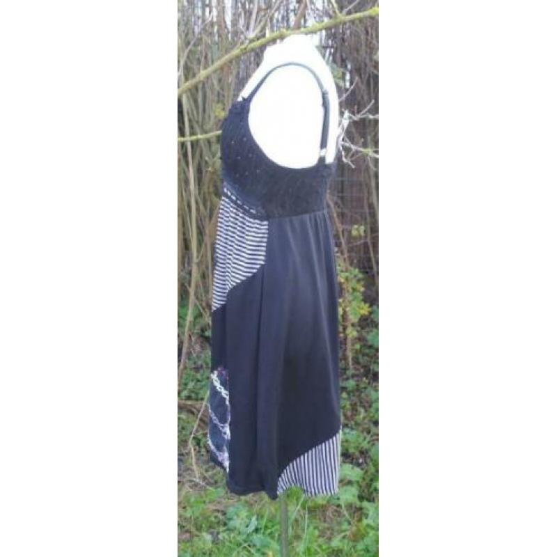 Net iets anders ! gave Jurk, mt. S/M en M/L,for her parijs