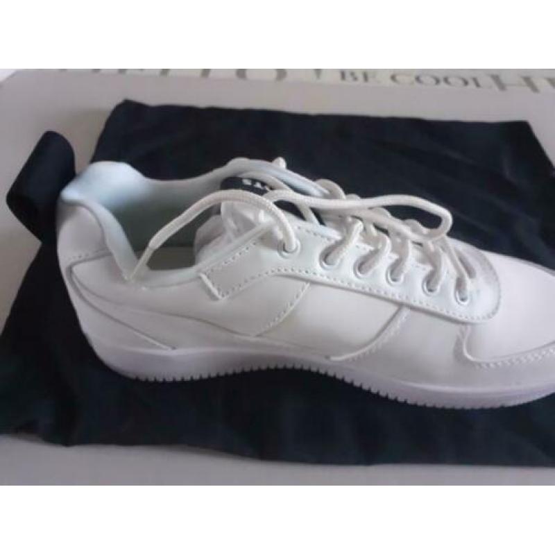 KWOTS type Master White maat 41 mesage NO WAY, nieuw