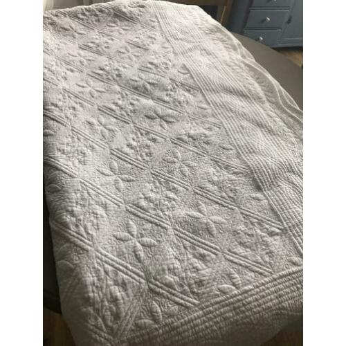 Mooie grote witte plaid/ quilt van home art