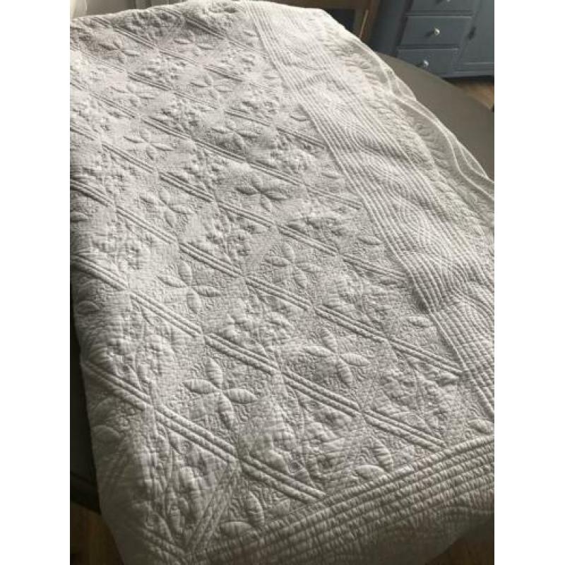 Mooie grote witte plaid/ quilt van home art