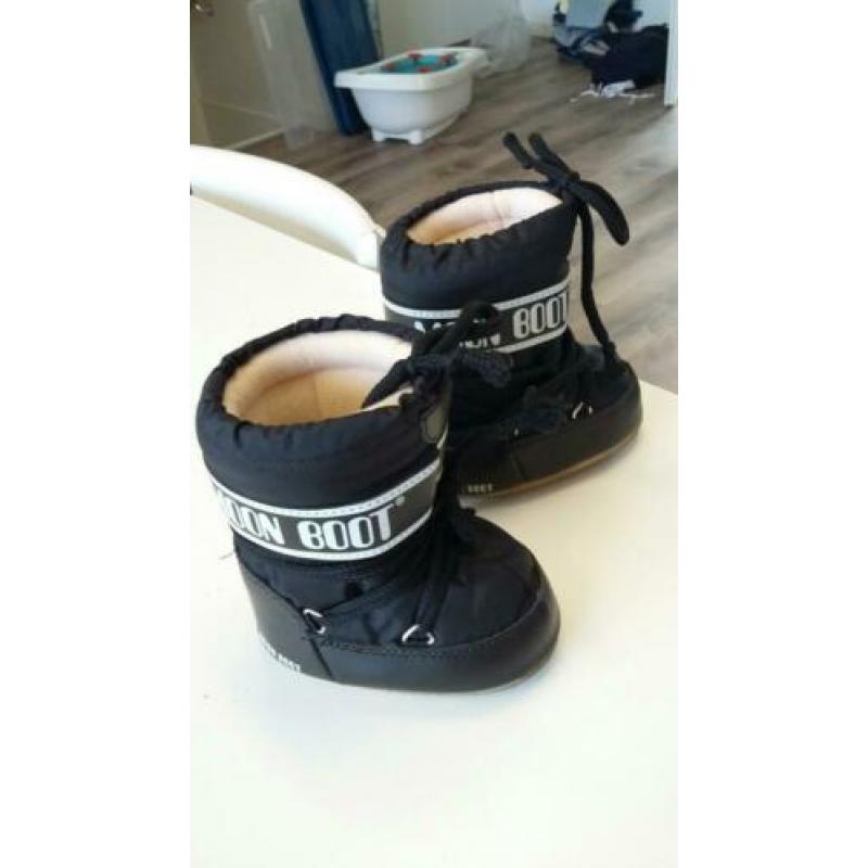 Moon boot the original