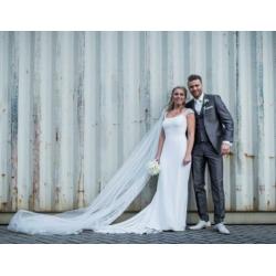 Gladde bruidsjurk van Pronovias- klassiek code 376