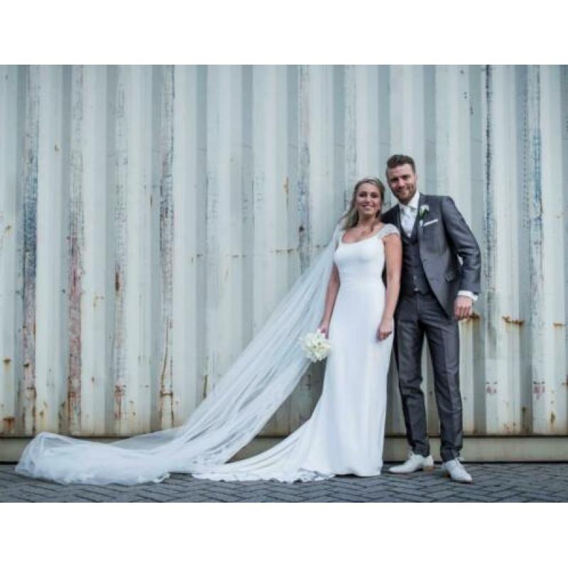 Gladde bruidsjurk van Pronovias- klassiek code 376