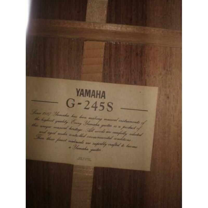 Yamaha G-245s klassieke gitaar mag naar een nieuwe eigenaar.