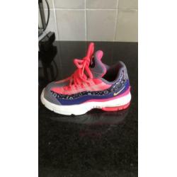Nike Air Max maat 26. Uit VS, niet verkrijgbaar in NL.