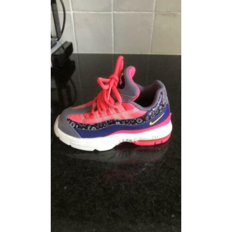 Nike Air Max maat 26. Uit VS, niet verkrijgbaar in NL.