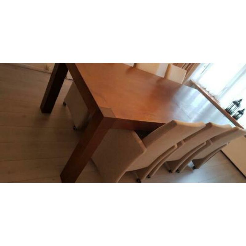 Eettafel inclusief 6 stoelen