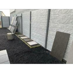 Beton schutting te koop. Zelf te demonteren 16m lang 2,3m H