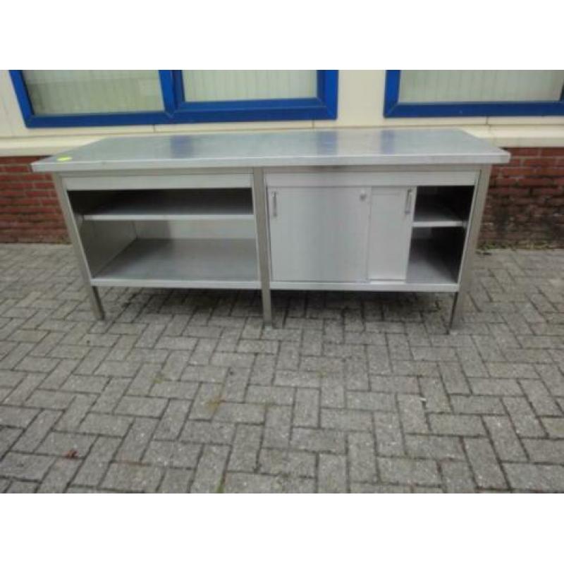 Werkkasten met rvs deuren