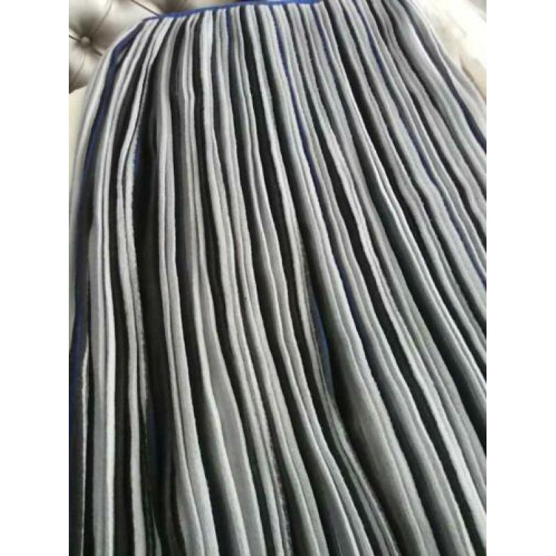Volendammer plooirok/ blauwe rok