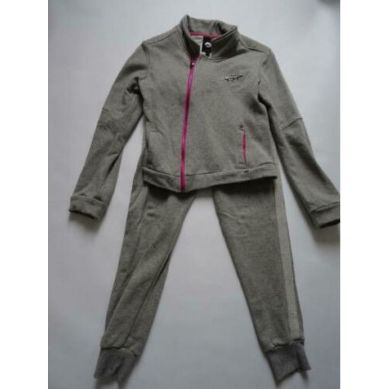 JILLY joggingpak / huispak 152-158 in ~~nieuw~~ staat