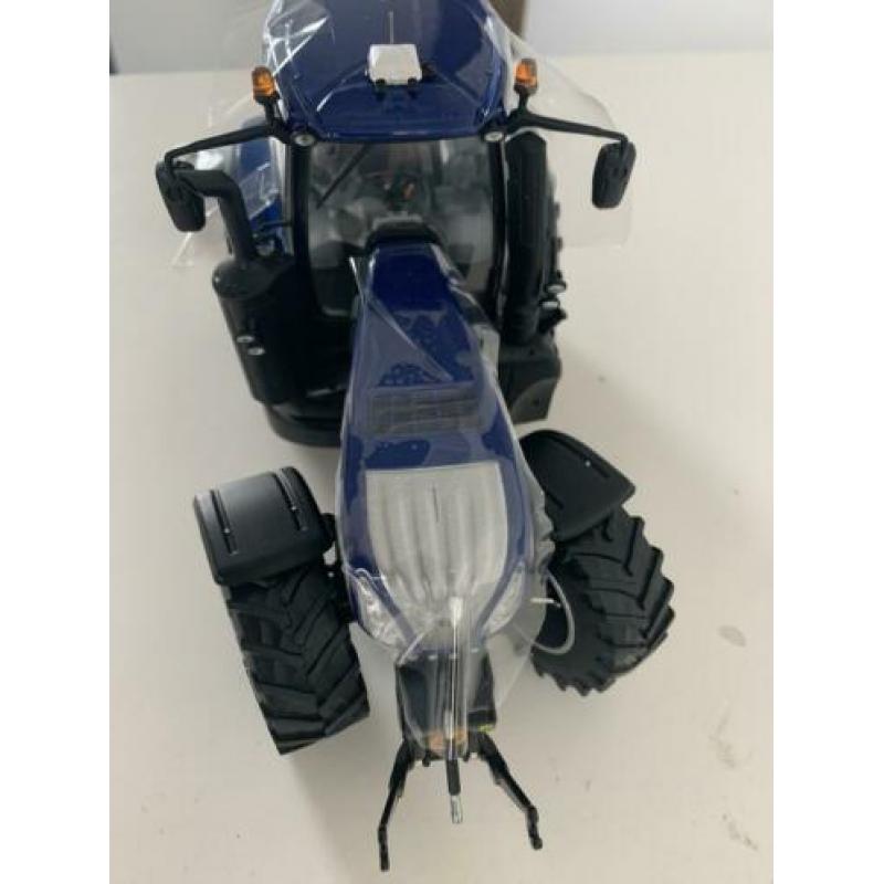 New Holland T8.435 Blue Power Nieuw in doos
