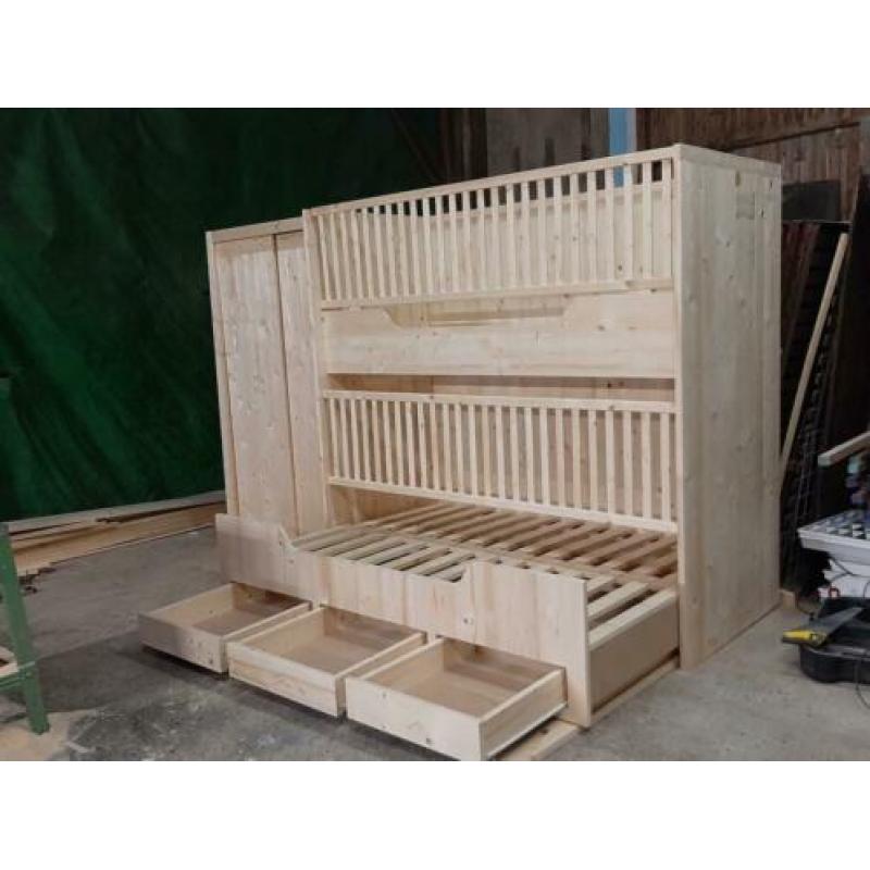steigerhouten & stalen meubelen bedden