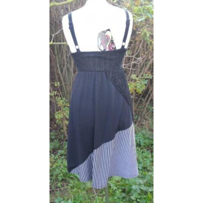 Net iets anders ! gave Jurk, mt. S/M en M/L,for her parijs