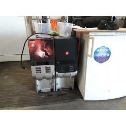 2 koffiemachines Cafitesse: 110 & 110NG + koffie + diepvries