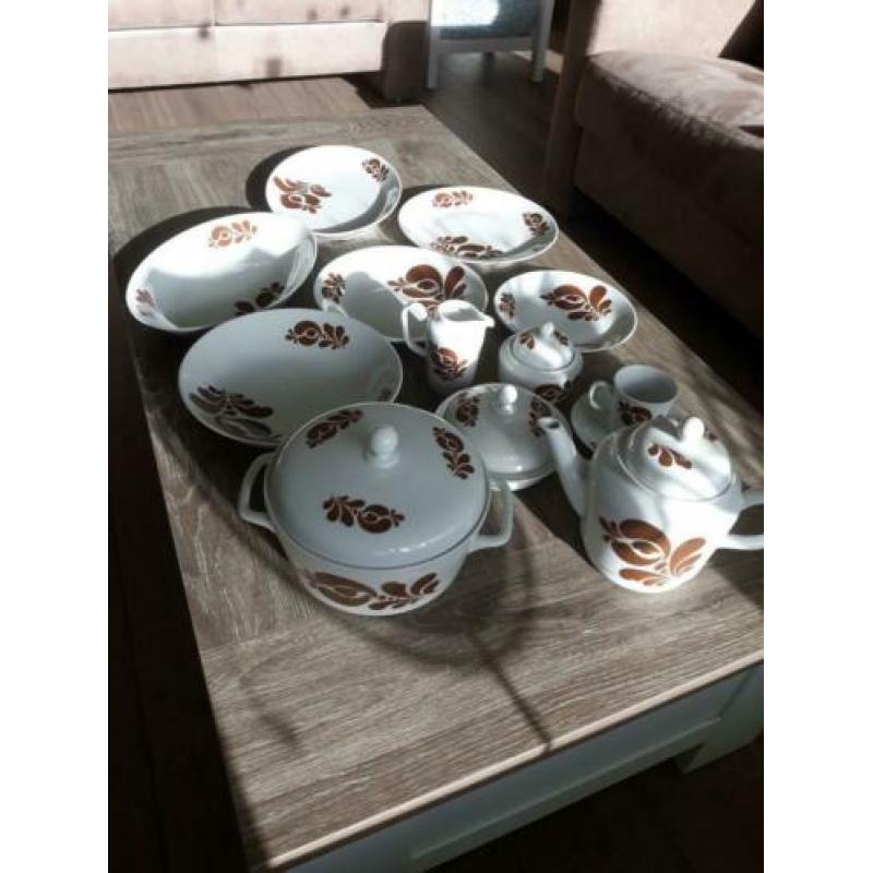 Jaren 70 servies