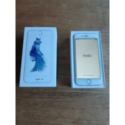 Iphone 6s zilver 32 GB met 8 hippe beschermhoesjes