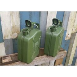 Jerrycan(S) metaal 5 liter is geschikt voor: Brandstoffen