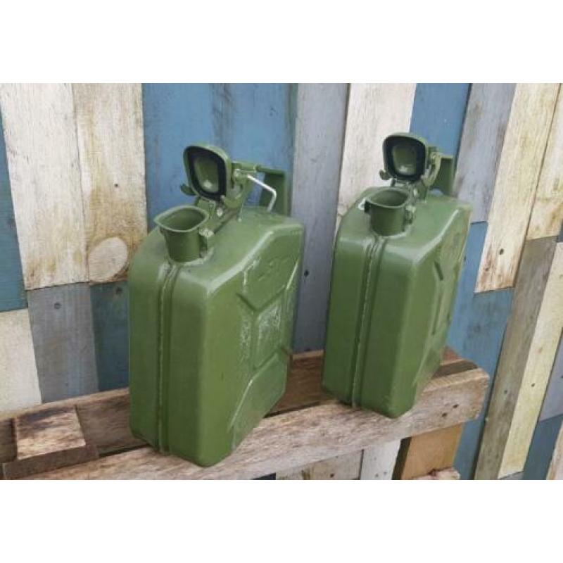 Jerrycan(S) metaal 5 liter is geschikt voor: Brandstoffen