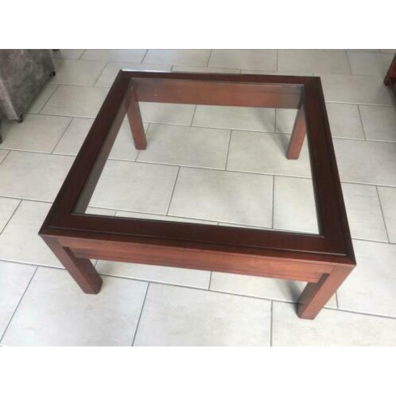 Kersenhouten salontafel met glasplaat