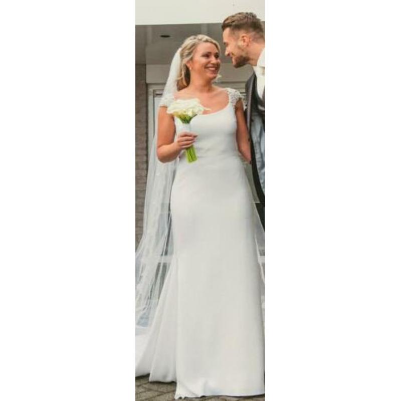 Gladde bruidsjurk van Pronovias- klassiek code 376
