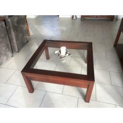 Kersenhouten salontafel met glasplaat