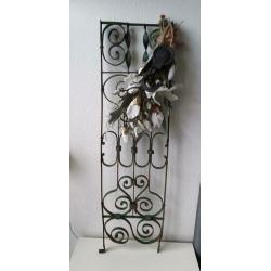 87 cm hoog oud gietijzeren ornament incl decoratie