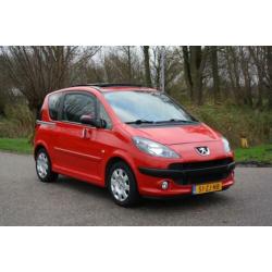 Peugeot 1007 1.4 Sporty 3DRS Panorama-Dak AIRCO NAP GOED OND