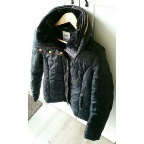 Zwarte winterjas van Only maat M