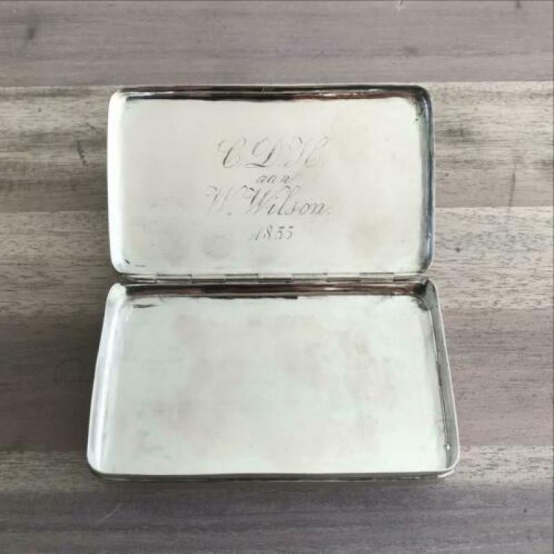 Zilveren tabaksdoos (11x6.5x2.1 cm)