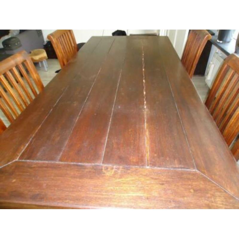 Tafel + 4 stoelen