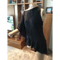 PINKO blouse maat m met leuke mouw