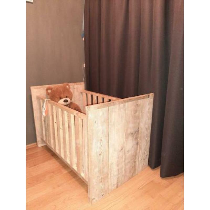 steigerhouten & stalen meubelen bedden
