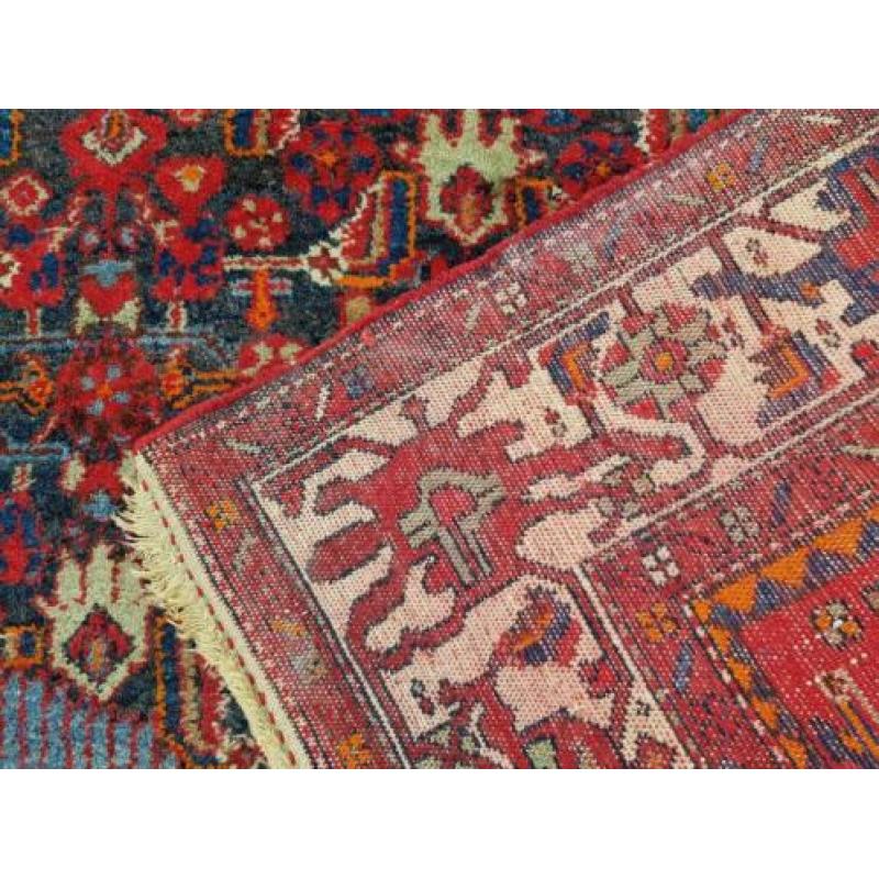 Antiek handgeknoopt Perzisch tapijt uit Iran 133-183 cm.
